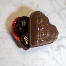 Load image into Gallery viewer, Quilted Heart Truffle Box
